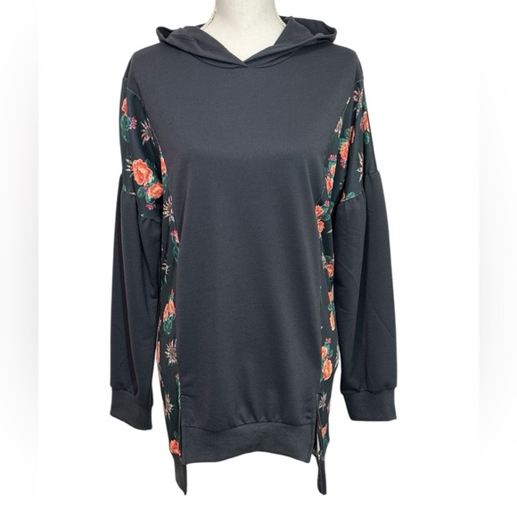 LUCKY & BLESSED - SIZE MEDIUM - NWT - GRAY SWEATSHIRT HOODIE - MIXED FABRIC B19 - Picture 1 of 13